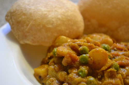 butter bean curry and puris